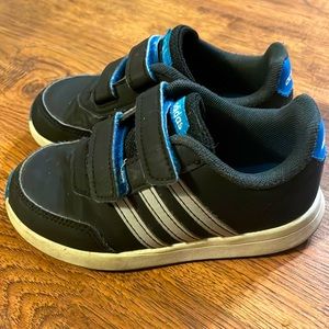 Adidas toddler boys 10t shoes